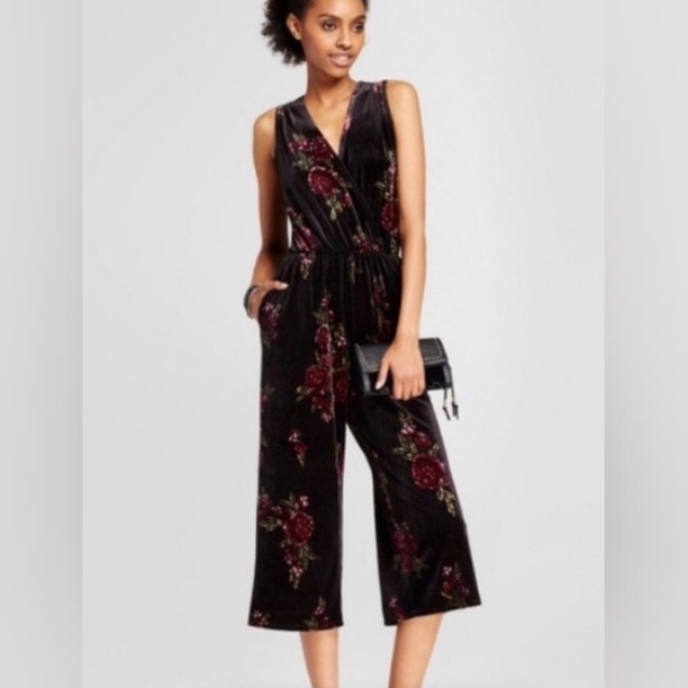 Velvet Floral Sleeveless Romper/Jumpsuit